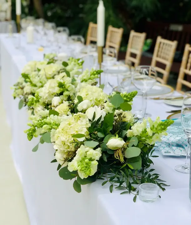 White and Green Modern Top Table Arrangement