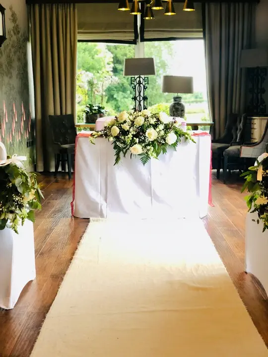 Classic White Rose and Gypsophila Table Decoration for Wedding