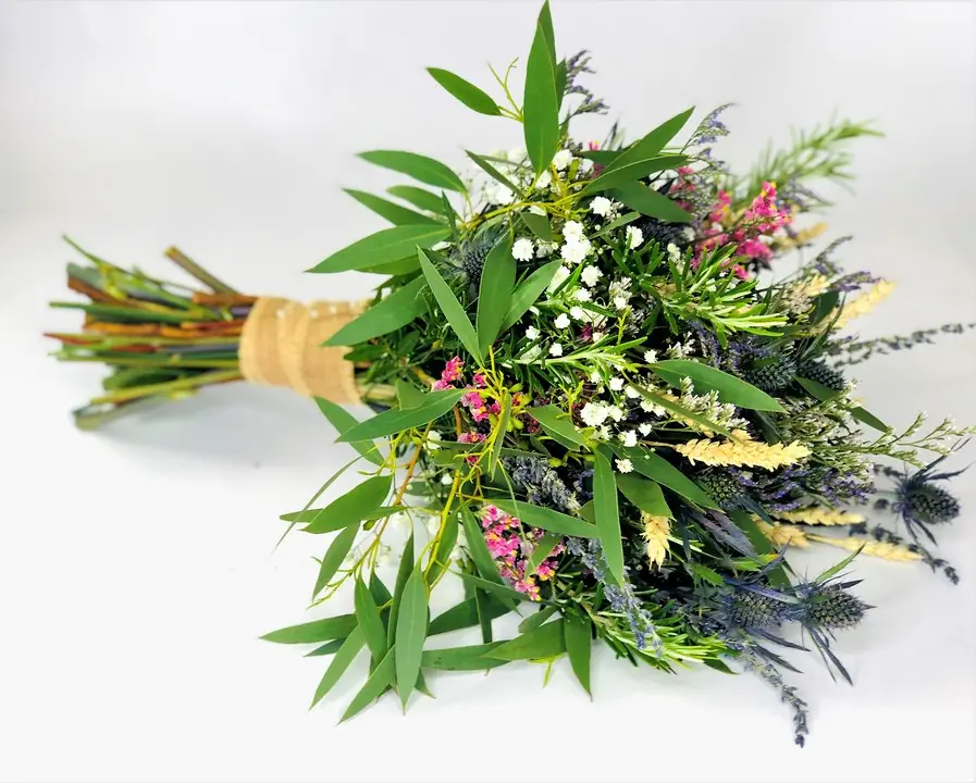 Natural Bouquet for Boho Bride with Dried Flowers and Lavender