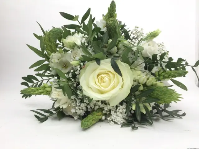Bridemaid Bouquet Roses Chincherinchees Gyp