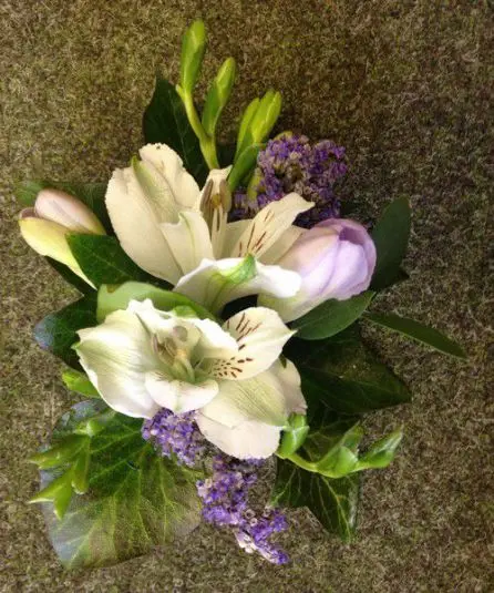 Purple and whtie Pin corsage
