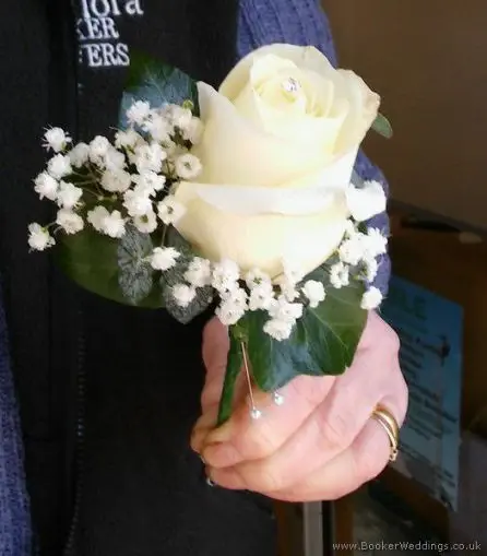 Ivory Spray Rose and Gypsophila Pin Corsage