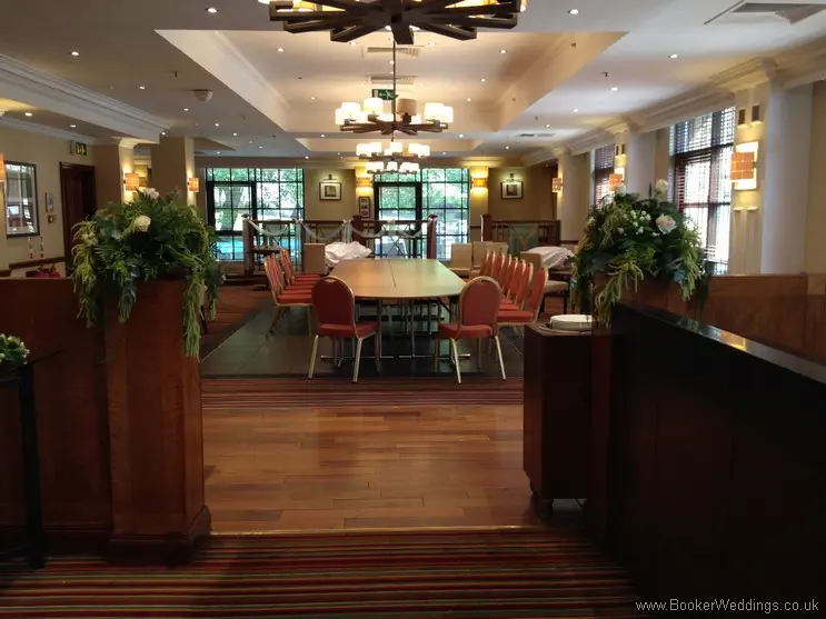 Green Amaranths Entrance Arrangements at Marriot Queens Square Liverpool