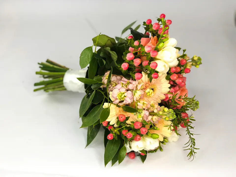 Bride Handtied in Pink and Peach