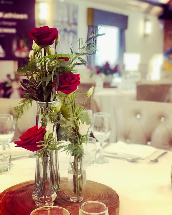 Red Rose Trio of Vases at Allerton Manor