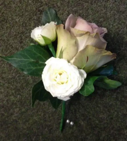 Amnesia Brown Rose Buttonhole