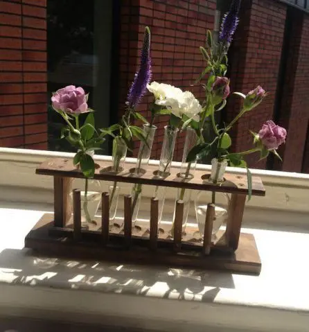 Cemistry Set Table Arrangment