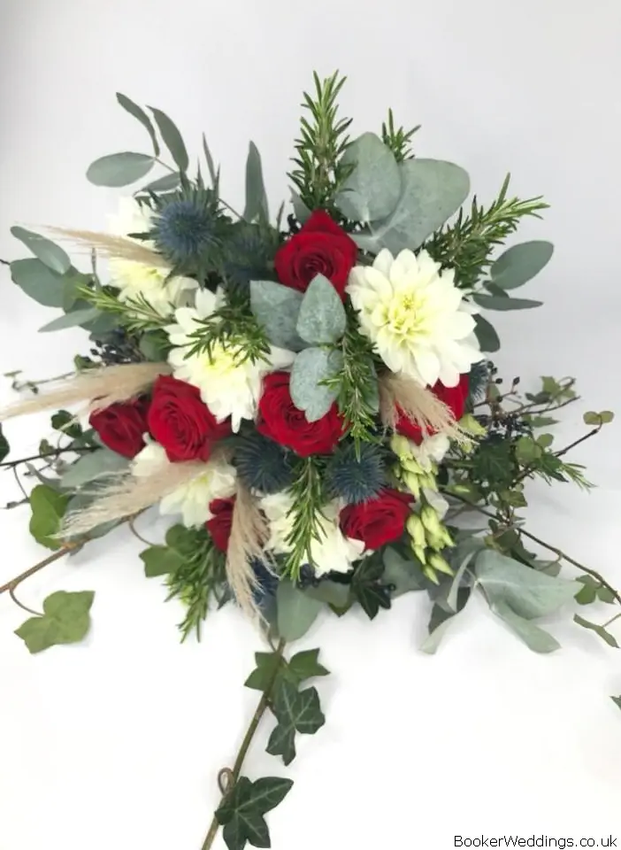 Bride Wild Bouquet of Roses Eryngium Daliha