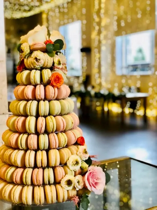 Pretty Floral Cake Decoration