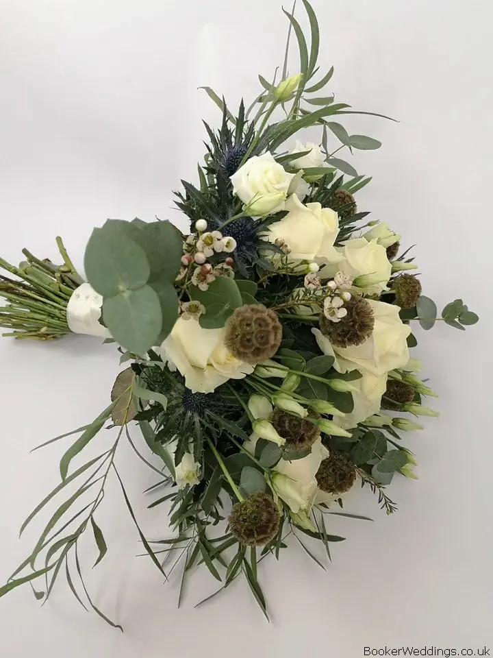 Bride White Handtied for Winter Wedding