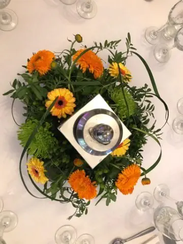 Bright Summer Wedding Flowers at Allerton Manor9