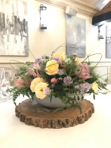 Pastel Wedding Flowers at Allerton Manor3